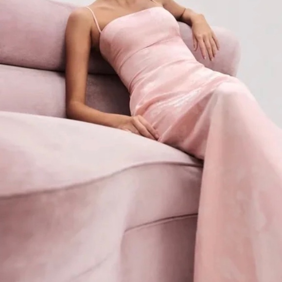 Reformation Frankie Dress In Powder Pink, brand new, without tags, no flaws. - Picture 2 of 9